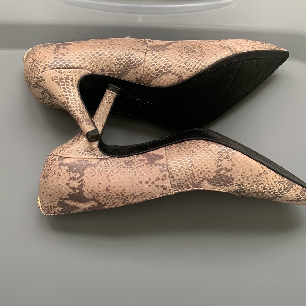 Shoes - Picture 4 of 4